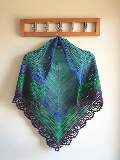 Free Peafowl feathers Crochet Shawl